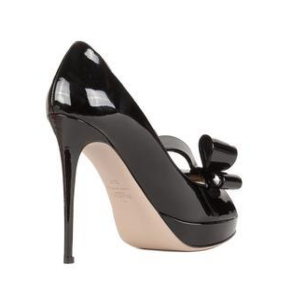 Valentino Garavani d'Orsay Black Patent Pumps NIB - Picture 2 of 4